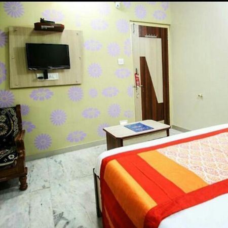 Hotel Honey Bunny Ahmedabad Luaran gambar