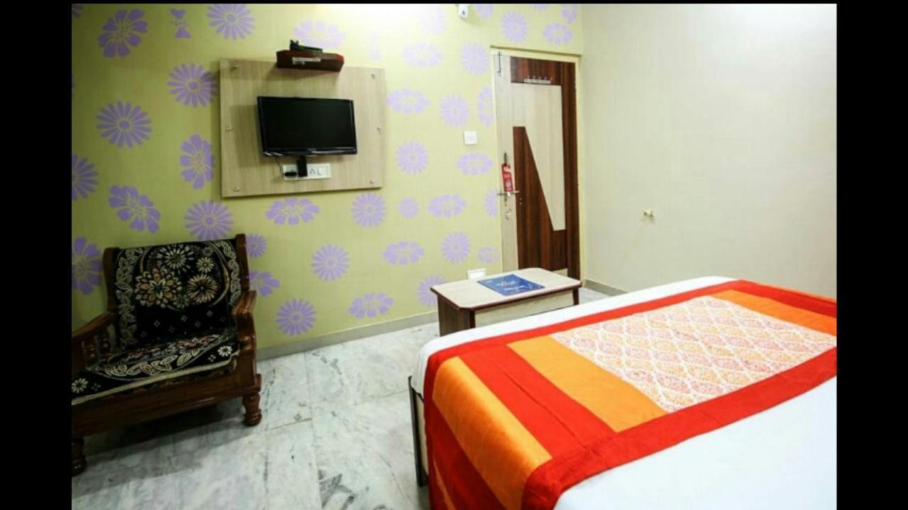 Hotel Honey Bunny Ahmedabad Luaran gambar